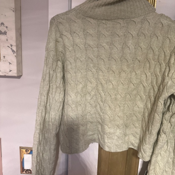 H&M cream green Knit Sweater and joggers - Picture 4 of 6